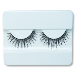 false eyelashes 