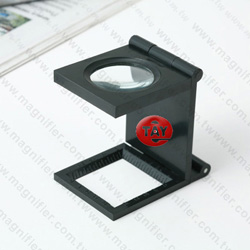 folding magnifier