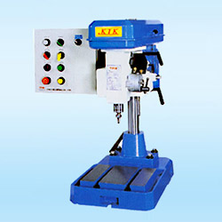 gear screw automatic tapping machine