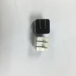 5W-USB-with-foldable-UL-blades