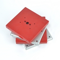 Metal-box-with-square-upper-and-lower-covers 