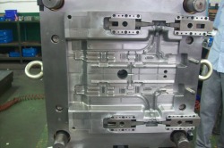 Plastic-Injection-Mold