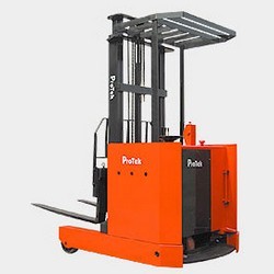 Reach-Truck