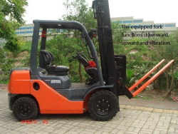 pour-fork-forklift