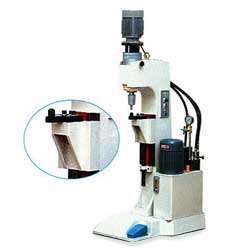 medium size hydraulic riveting machine 