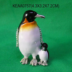 mum and baby penguin box 