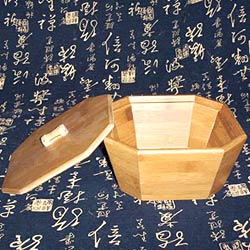 octagonal-bucket-with-cover 