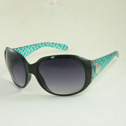 plastic frame sunglasses