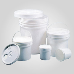 plastic pails 