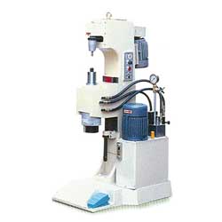 vertically opposite joint riveting type hydraulic riveting machine
