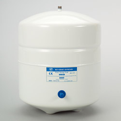 white metal pressure tanks