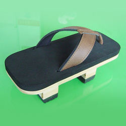 wood sandal 